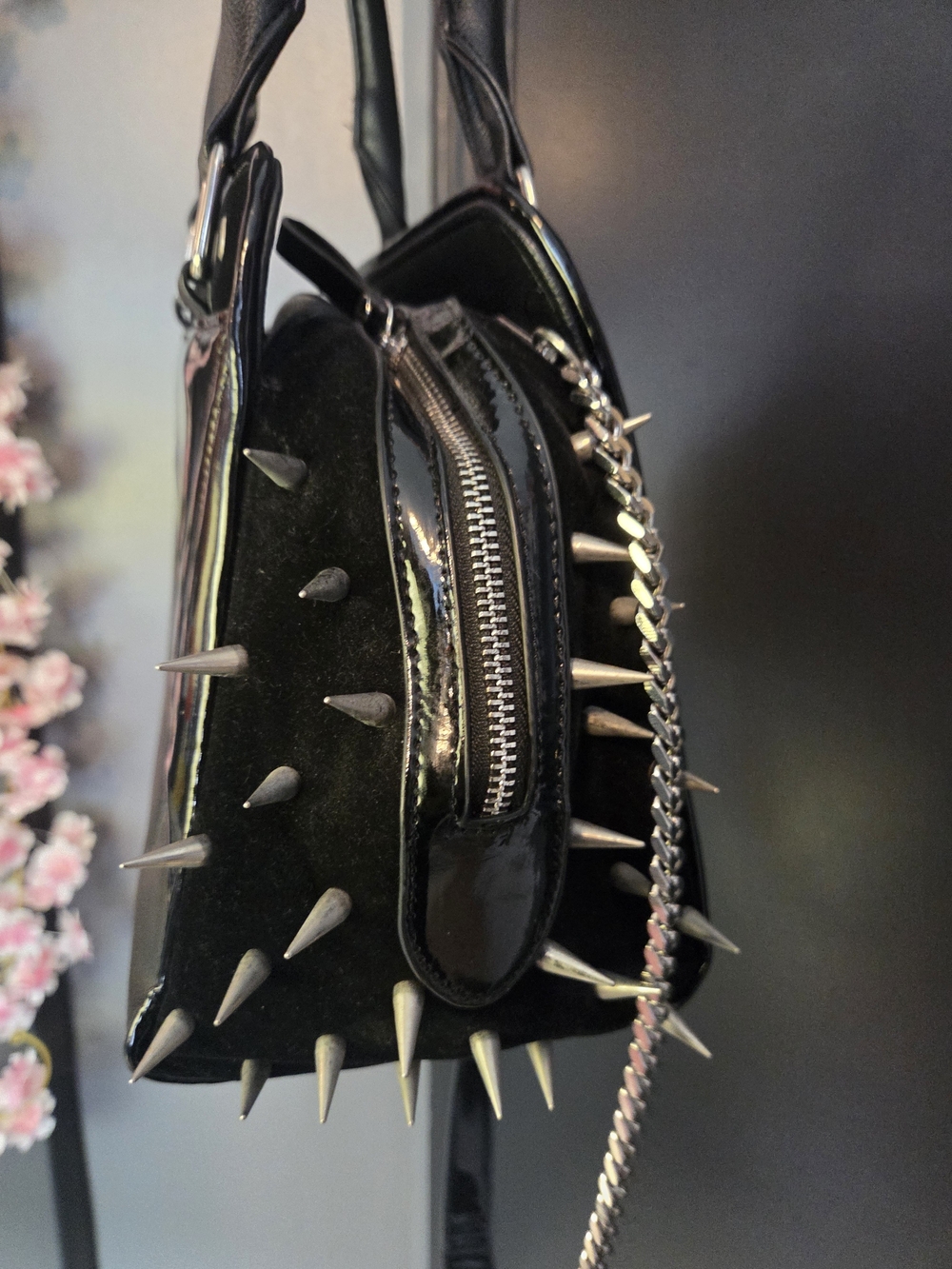 Black Friday Handbag - Picture 5 of 8